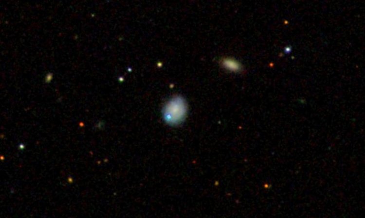 Загадочный объект: одинокая черная дыра или медленно взрывающаяся сверхновая