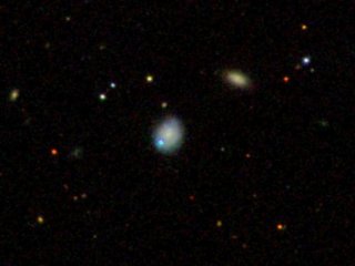 Загадочный объект: одинокая черная дыра или медленно взрывающаяся сверхновая