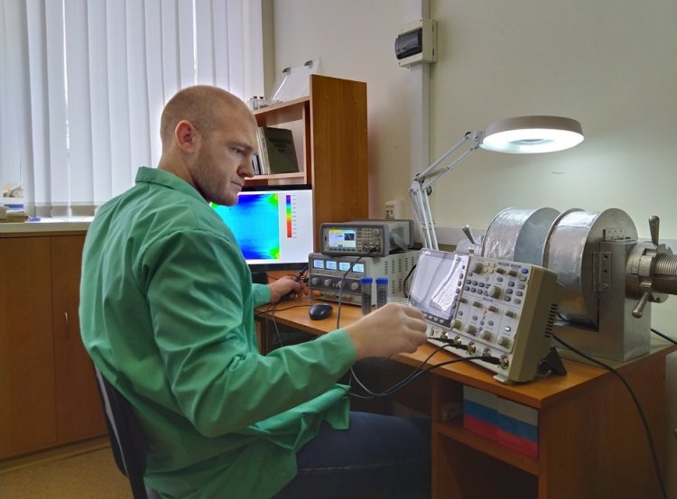 В ТГУ разработали прибор, который улучшает свойства радиопоглощающих материалов в процессе их создания