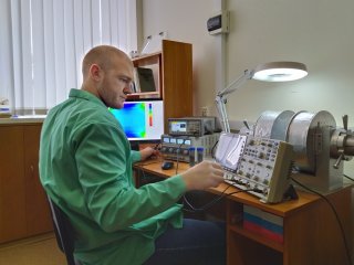 В ТГУ разработали прибор, который улучшает свойства радиопоглощающих материалов в процессе их создания