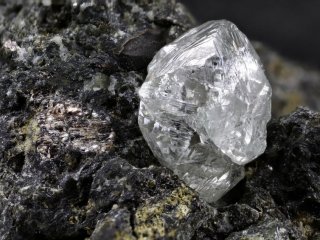 Геологи МГУ объяснили происхождение алмазоносных корней континентов