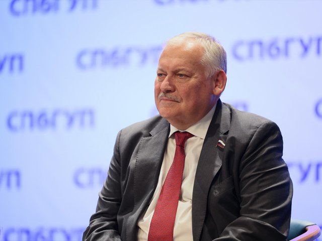 Директор Института стран СНГ Константин Федорович Затулин. Фото предоставлено пресс-службой СПбГУП