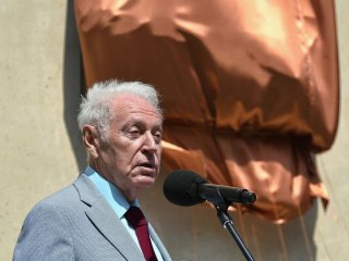 В Москве установили мемориальную доску в память о президенте АН СССР Гурии Марчуке. Фото: Управление пресс-службы РАН