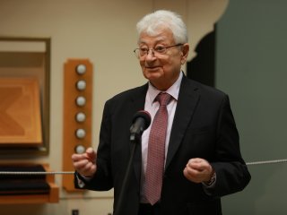 Лауреатов премии OGANESSON–2025 наградили в зале Микеланджело Пушкинского музея. Фото: Николай Малахин / Научная Россия