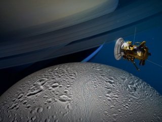 Cassini пролетит сквозь ледяные струи Энцелада
