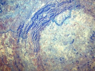 Эрозия стерла большинство ударных кратеров с лица Земли