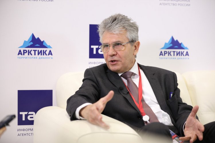 Александр Сергеев принимает участие в Арктическом форуме 2019