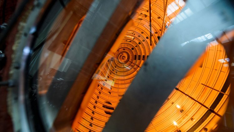 Физики воссоздали спираль солнечного ветра в лаборатории