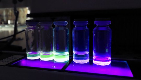 Новые флуорофоры избирательно и с высокой чувствительностью распознают ионы ртути. Фото: Анна Маринович