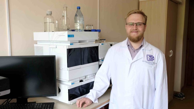 Виктор Голубков, младший научный сотрудник Института химии и химической технологии СО РАН. Фото Анастасии Тамаровской / ФИЦ КНЦ СО РАН