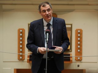 Лауреатов премии OGANESSON–2025 наградили в зале Микеланджело Пушкинского музея. Фото: Николай Малахин / Научная Россия