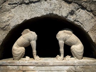 Кто же захоронен в удивительной македонской гробнице? (+фотогалерея)