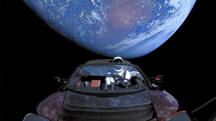 Астрономы: автомобиль Илона Маска не угрожает Земле
