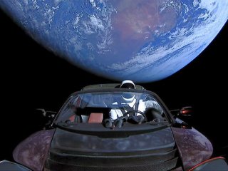 Астрономы: автомобиль Илона Маска не угрожает Земле