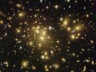 Нейронную сеть научили искать скопления галактик