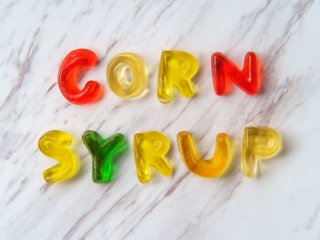 Фруктоза и глюкоза в кукурузном сиропе с высоким содержанием фруктозы наносят двойной удар по здоровью