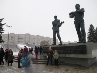 Открытие памятника Н.Н. Семенову и Ф.И.…