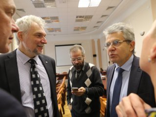 Президент РАН встретится с учеными,…
