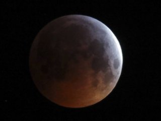 В чём особенность лунного затмения 26 мая 2021 года, рассказала астрофизик МГУ