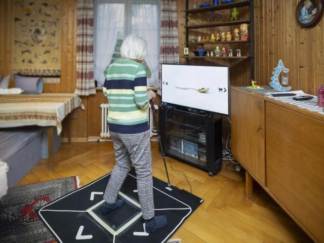 Сделав шаг вправо, участник исследования подтверждает, что этот товар был в его списке покупок. Фото: Jonas Weibel / ETH Zurich