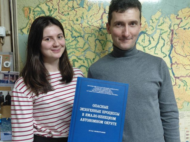 Редакторы издания Е. Панчено и С. Чалов (фото предоставлено С. Чаловым)