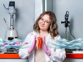Первый автор статьи, основной исполнитель исследования, студентка-химик первого курса магистратуры СПбГУ Ксения Мешина. Фото предоставлено Дмитрием Ткаченко / СПбГУ