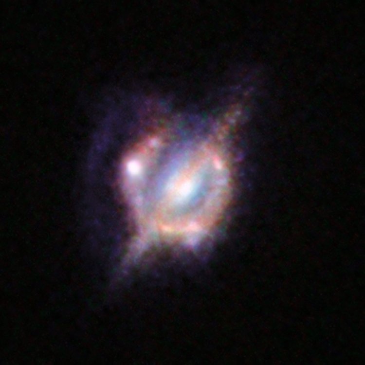 Астрономы сфотографировали столкновение двух галактик