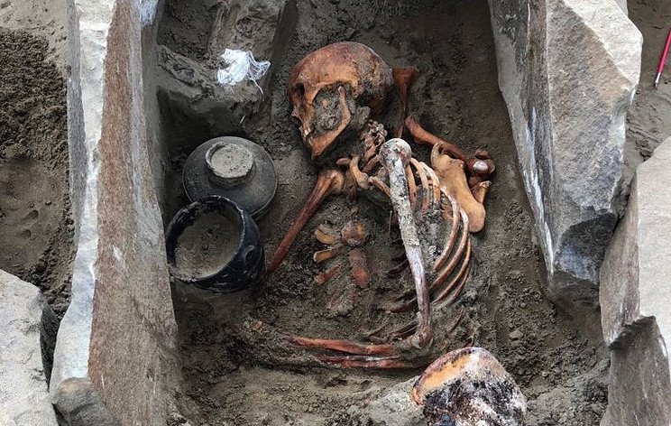 Археологи ИИМК РАН нашли в Туве мумию I века до н.э.