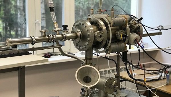 Ионно-пучковая установка для ионной полировки. © Фото : Б. Калин, НИЯУ МИФИ