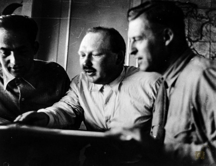 1931 год. Встреча на дирижабле «Граф Цеппелин». Слева направо: д-р Людвиг Коль-Ларсен, профессор П.А. Молчанов и фон Шиллер. 