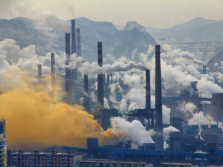 Загрязнение окружающей среды. Источник: https://regnum.ru/news/economy/2131549.html