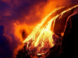 Лава. Источник: https://pibig.info/97950-izvergajuschijsja-vulkan-lava.html