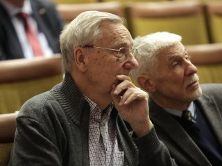 Академику Фортову — 80 лет! В ОИВТ РАН открылась мемориальная доска в память о великом ученом. Фото: Ольга Мерзлякова / Научная Россия
