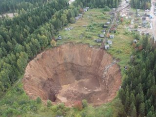 Потепление обещает новые гигантские воронки в зоне вечной мерзлоты