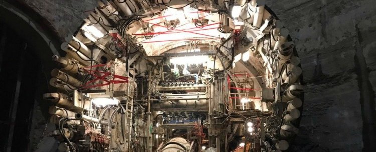 Бурильная машина Элона Маска приступила к строительству тоннеля для Hyperloop