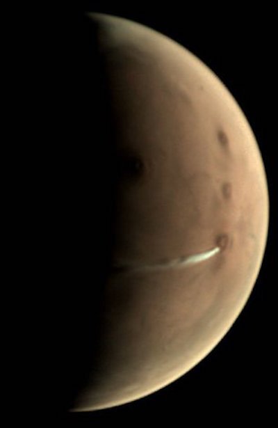 Mars Express вновь заметил на Красной планете странное облако