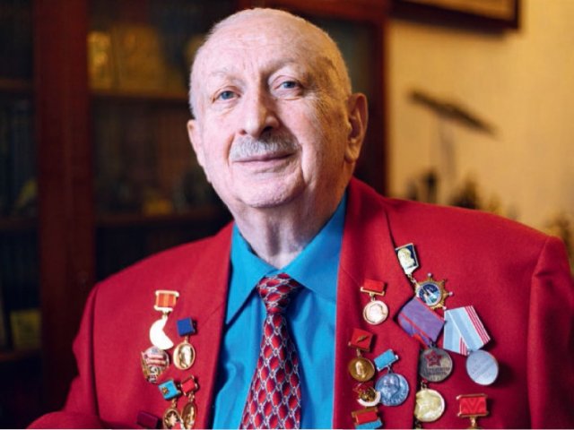 Земные хроники космических полетов. "В мире науки" №4, 2021