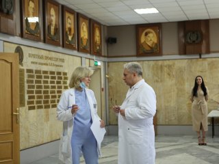 В «РНЦХ им. академика Б.В. Петровского» отметили 114-летие основателя центра