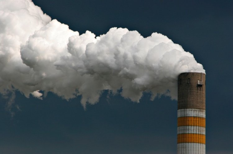 Выбросы в атмосферу изменяют климат через десять лет