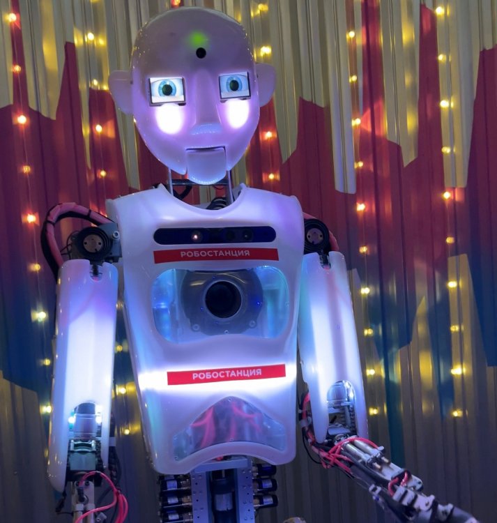 Робот Теспиан на выставке «Робостанция»