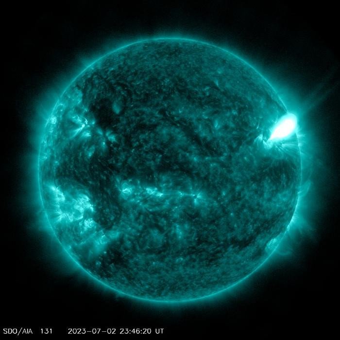 Астрономы зафиксировали мощную вспышку на Солнце 