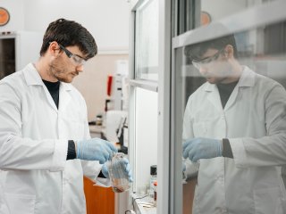 В лаборатории «Химическая инженерия и молекулярный дизайн» ТПУ. Источник фото - пресс-служба ТПУ