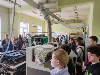 Участники экскурсии. Источник фото: ФИАН