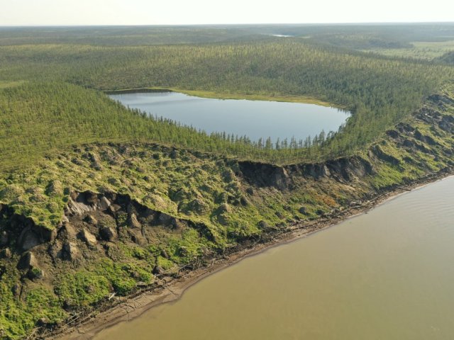 Берег р. Колымы в районе урочища Дуванный Яр. Автор фото – Всеволод Морейдо