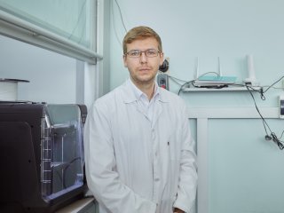 ИИ в химии, новые материалы и «переключаемые» молекулы. Студенческий тур в ИОНХ РАН. Фото: Елена Либрик / «Научная Россия»
