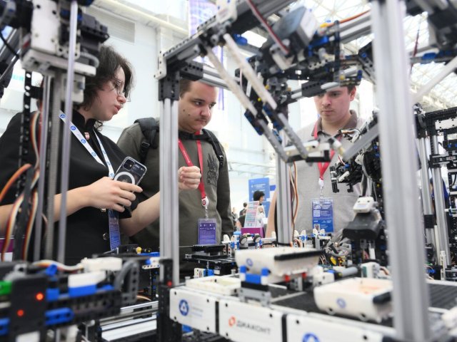 Автор Максим Богодвид