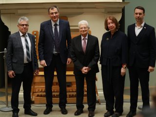 Лауреатов премии OGANESSON–2025 наградили в зале Микеланджело Пушкинского музея. Фото: Николай Малахин / Научная Россия