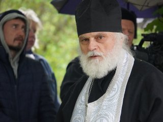 Сотрудники МГУ вернули на историческое место надгробный памятник выдающемуся библиографу. Фото: Никита Ланской / Научная Россия
