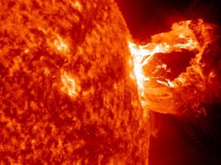 Одна сверхмощная вспышка на Солнце — и земная цивилизация под угрозой