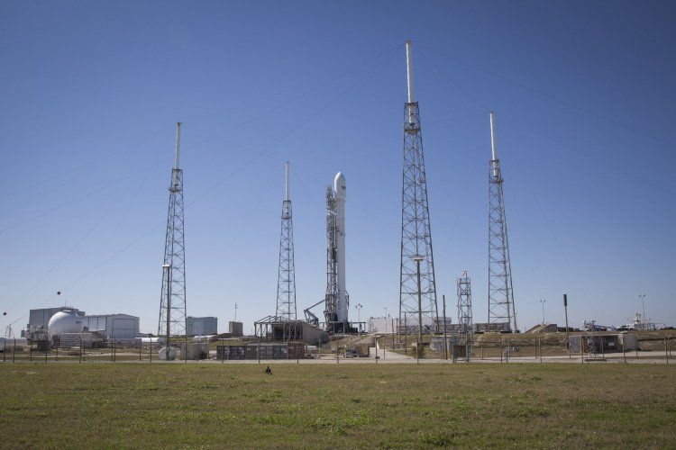 Старт ракеты Falcon 9 отменили за две минуты до пуска